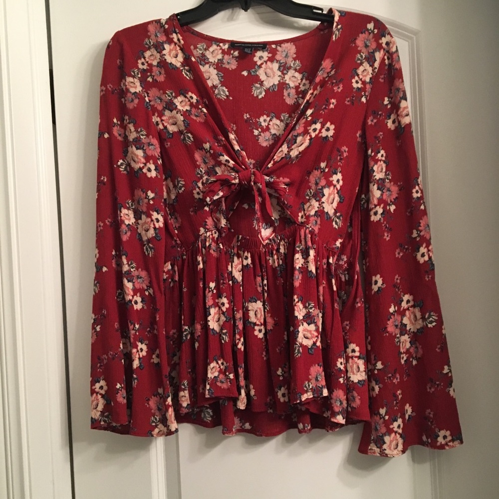 American eagle front tie floral top